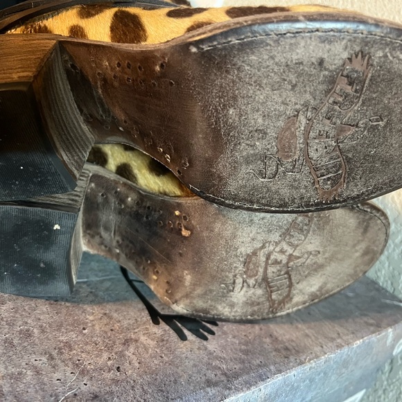 Leopard Print Knee-High Boots - Picture 4 of 4